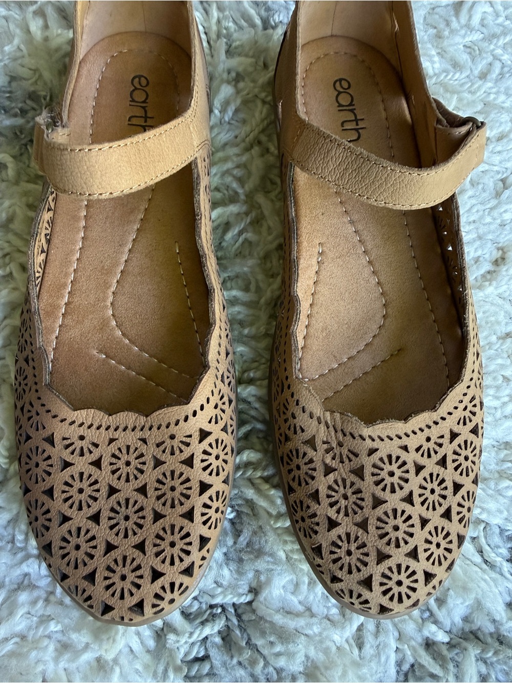Earth Etlady Tan Leather Laser Cut Scalloped Mary Jane Flats Shoes Size 10 - Picture 3 of 5